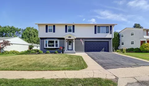 1002 E 19th St, Sterling, IL 61081