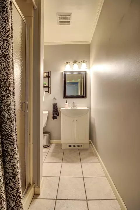 Bath - 1002 E 19th St, Sterling, IL 61081 photo 1 of 5