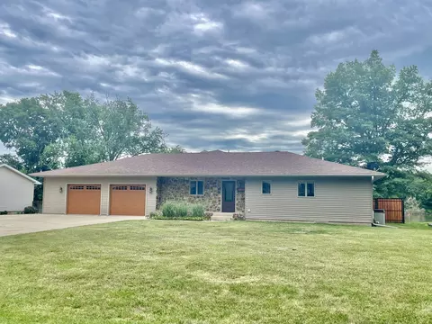 12822 Lawrence Rd, Sterling, IL 61081