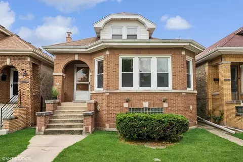 6111 W Barry Ave, Chicago, IL 60634
