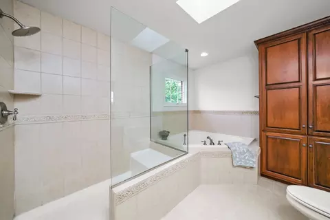 Bath - 7302 Sheffield Ct, Monee, IL 60449 photo 2 of 3