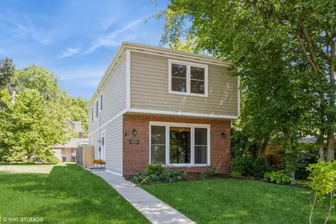 3231 Central St, Evanston, IL 60201
