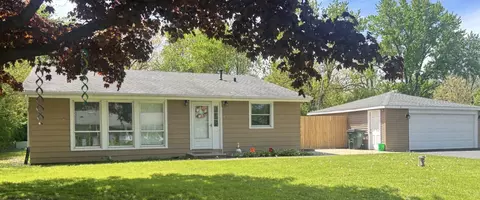 1507 W Lillian Ave, Arlington Heights, IL 60004