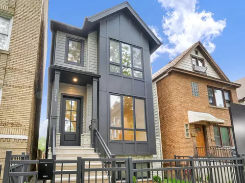 2248 W Ainslie St, Chicago, IL 60625