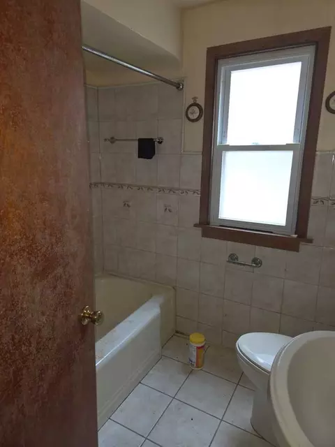 Bath - 358 E 117th St, Chicago, IL 60628 photo 2 of 3