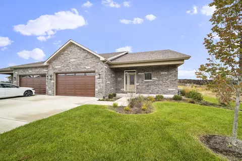 25137 S Westwind Dr, Channahon, IL 60410