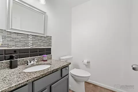 Bath - 516 Madison Ln, Elgin, IL 60123 photo 1 of 4