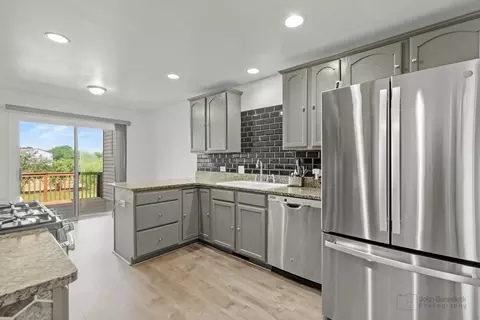 Kitchen - 516 Madison Ln, Elgin, IL 60123 photo 4 of 4
