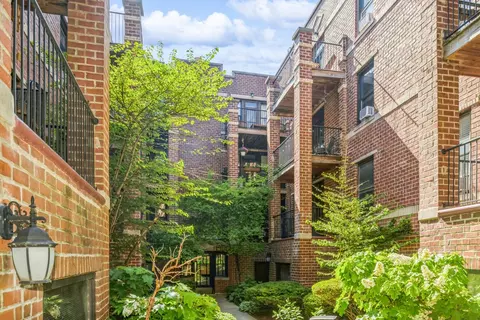2112 N Seminary Ave #19, Chicago, IL 60614