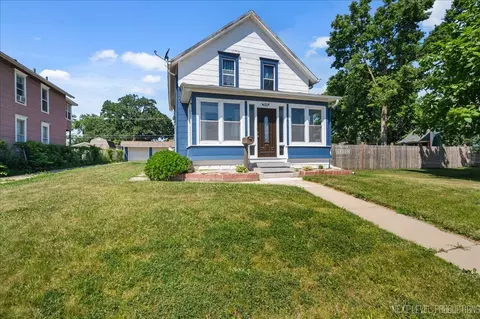 12 N Lincolnway Ave, North Aurora, IL 60542