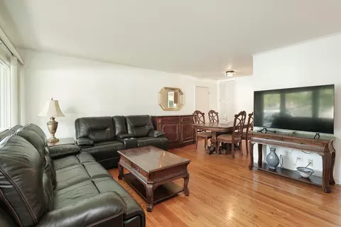 1001 Longaker Rd, Northbrook, IL 60062 photo 3
