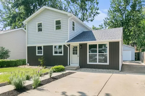 411 N Lakeshore Dr, Mundelein, IL 60060