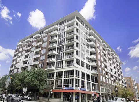 901 W Madison St #P84, Chicago, IL 60607