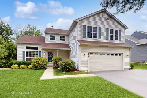 654 Linden Dr, Carol Stream, IL 60188