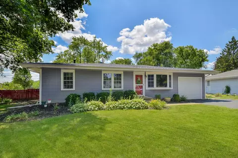 1747 Pleasant Ave, Saint Charles, IL 60174