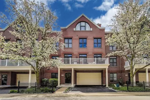 2748 Valor Dr, Glenview, IL 60026