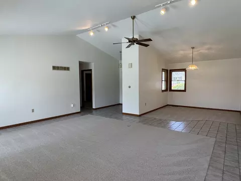 532 E 2nd St, Herscher, IL 60941 photo 6