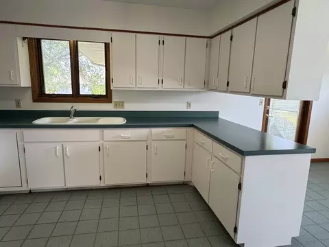 532 E 2nd St, Herscher, IL 60941 photo 10