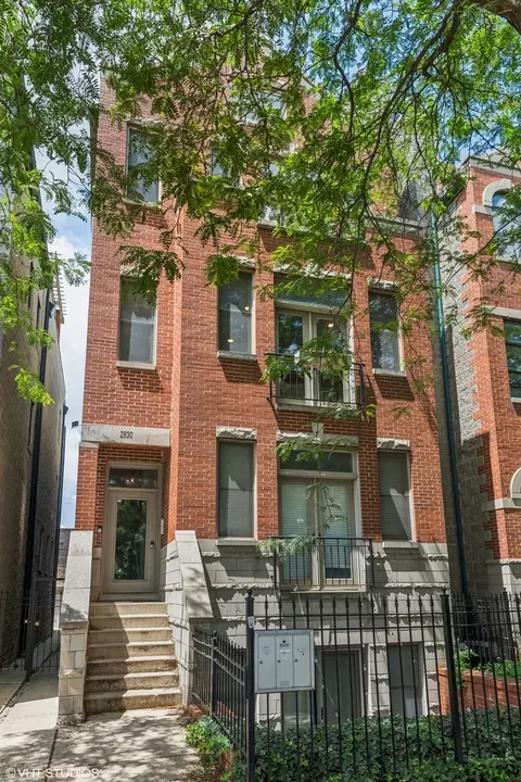 2930 N Damen Ave #2, Chicago, IL 60618