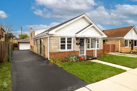 433 154th Pl, Calumet City, IL 60409