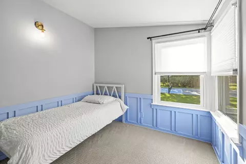 Bedroom - 620 Crest St, Wheaton, IL 60187 photo 3 of 6