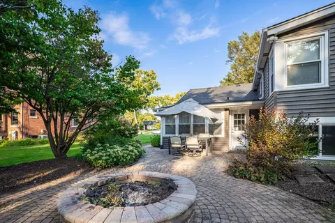 Exterior - 620 Crest St, Wheaton, IL 60187 photo 3 of 3