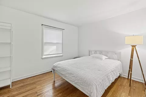 Bedroom - 620 Crest St, Wheaton, IL 60187 photo 1 of 6