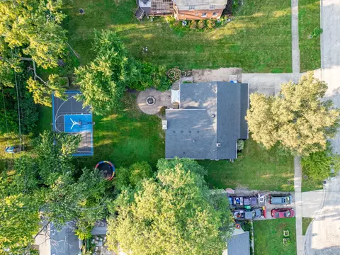 View/Area - 620 Crest St, Wheaton, IL 60187 photo 2 of 7