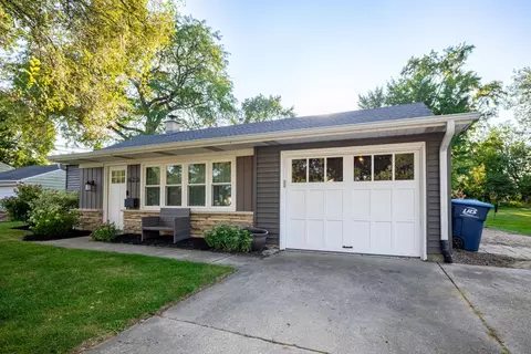 Exterior - 620 Crest St, Wheaton, IL 60187 photo 1 of 3