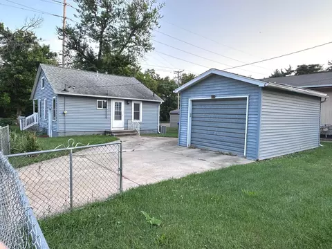 1601 W Oakland Ave, Bloomington, IL 61701
