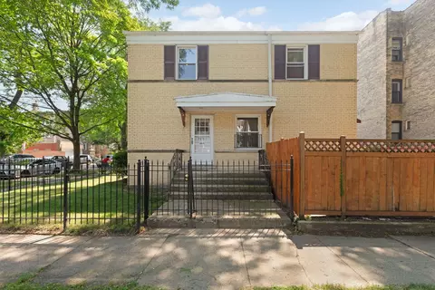 2201 W Arthur Ave, Chicago, IL 60645