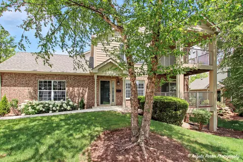 312 Whitaker Trl #312, Mchenry, IL 60050