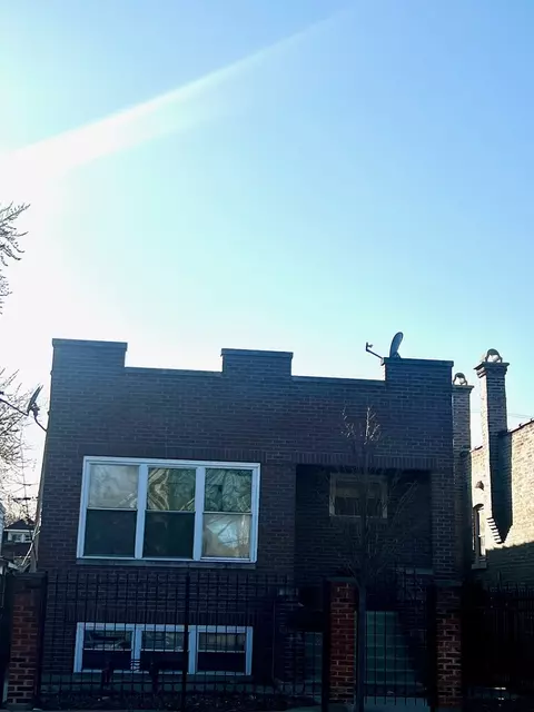 2854 S Central Park Ave, Chicago, IL 60623