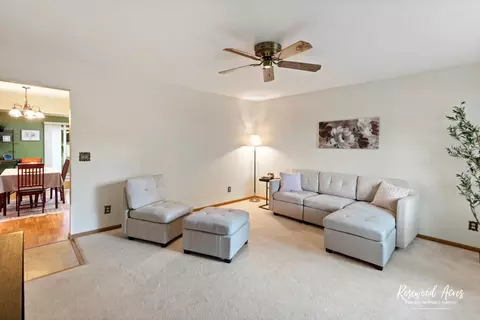 378 S Barbara Dr, Kankakee, IL 60901 photo 3