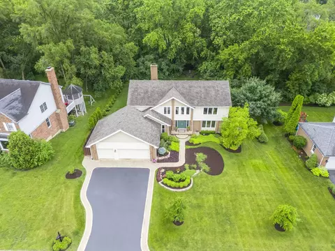 365 Covington Dr, Barrington, IL 60010