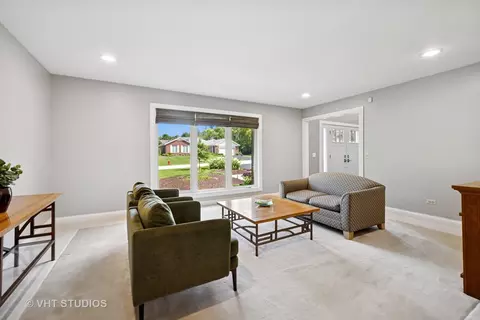 365 Covington Dr, Barrington, IL 60010 photo 8