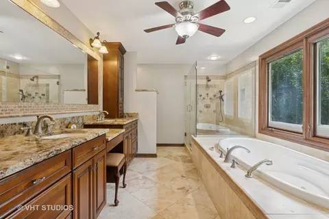 365 Covington Dr, Barrington, IL 60010 photo 26