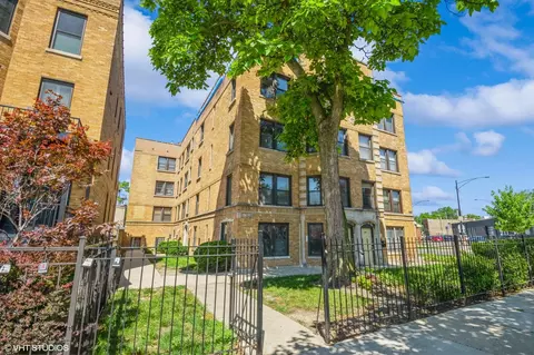 3756 N Bernard St #2D, Chicago, IL 60618