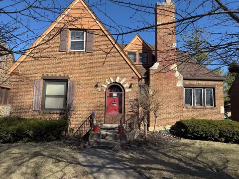 229 East Ave, Park Ridge, IL 60068