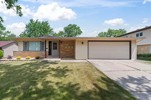 4838 Imperial Dr, Richton Park, IL 60471