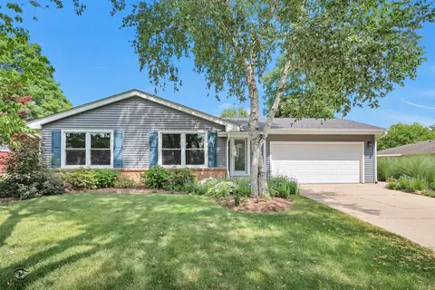 1029 Polly Ct, Elgin, IL 60120