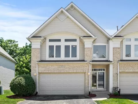 377 Aaron Ln, Bolingbrook, IL 60440