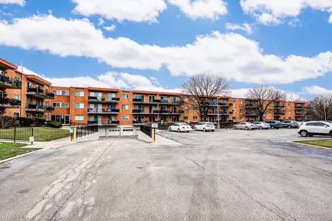 940 Holbrook Rd #33B, Homewood, IL 60430