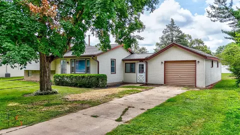 132 New St, Seneca, IL 61360 photo 2