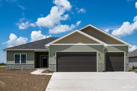 2901 Ernest Dr, Sandwich, IL 60548