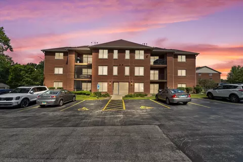 7020 Heritage Cir #6-1D, Orland Park, IL 60462