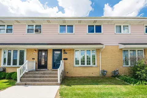 9875 Soreng Ave, Schiller Park, IL 60176