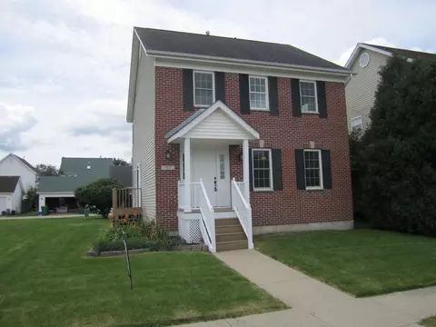 702 W Prospect Ave, Kirkland, IL 60146