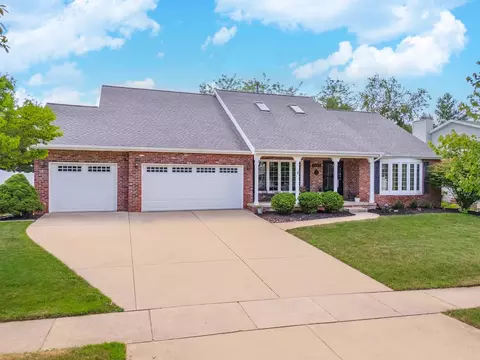 2605 Park Ridge Rd, Bloomington, IL 61704