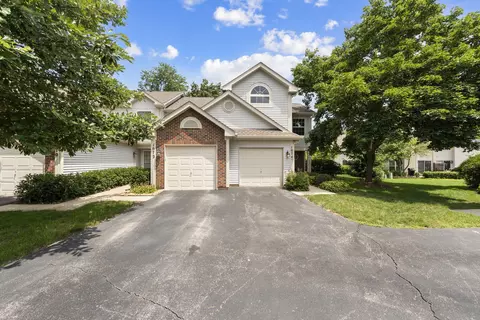 1074 Woodhill Ct #1074, Elgin, IL 60120